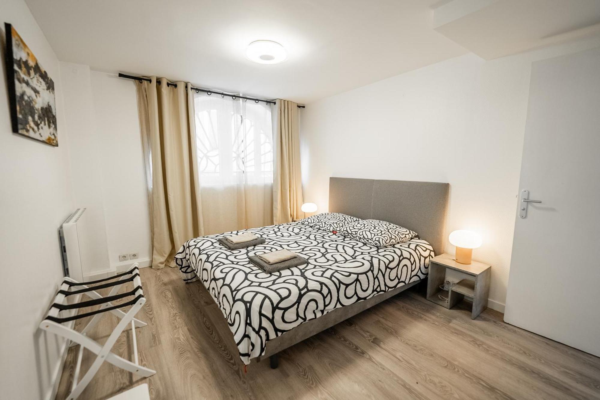 Bel Appartement Renove - Place Du Palais Avec Parking Burdeos Exterior foto